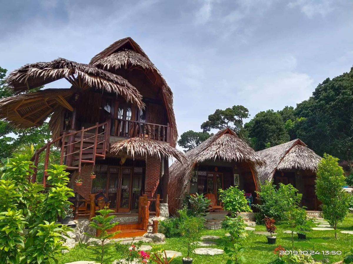 Green Travelodge Bukit Lawang Exterior photo