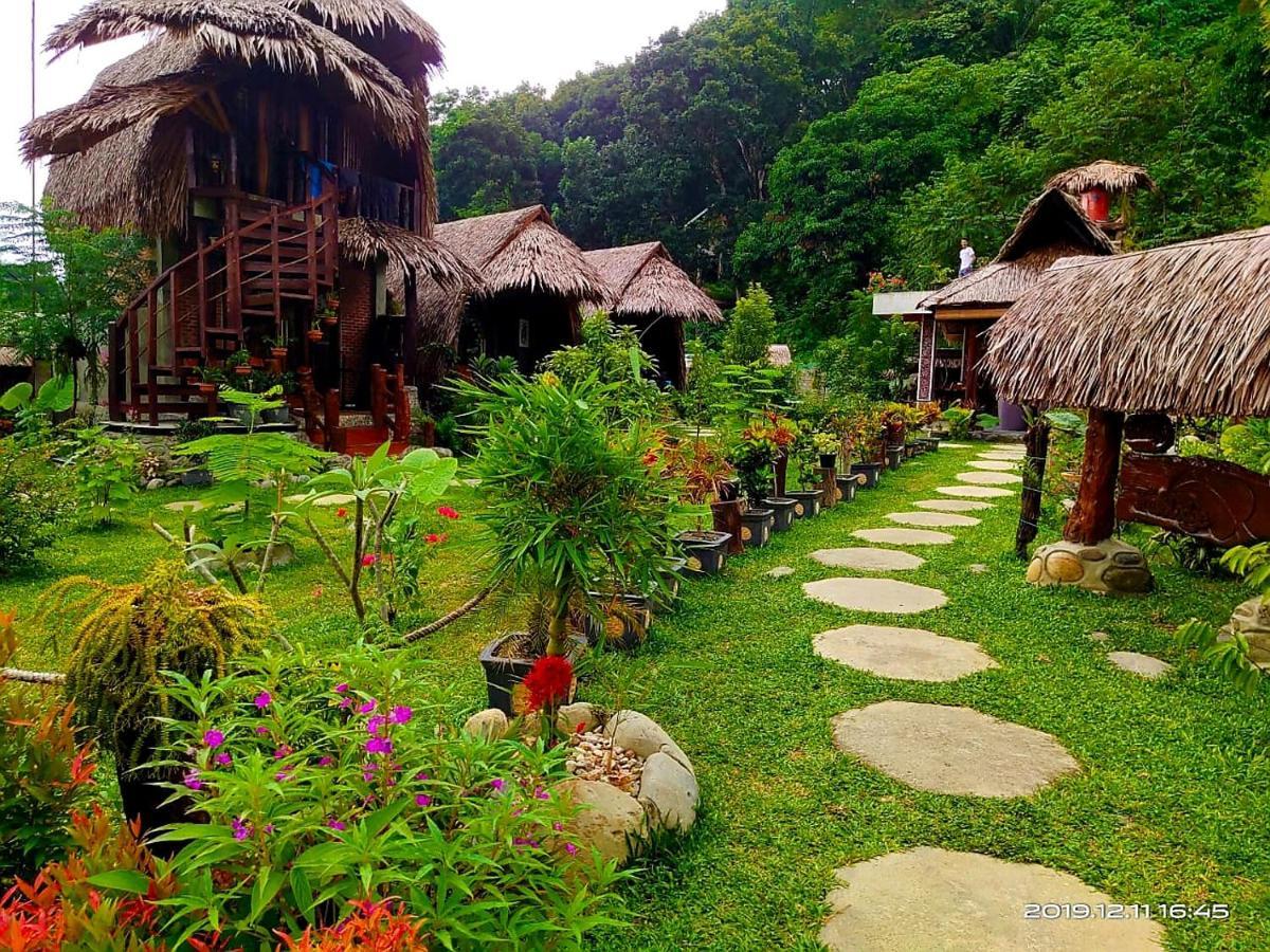Green Travelodge Bukit Lawang Exterior photo
