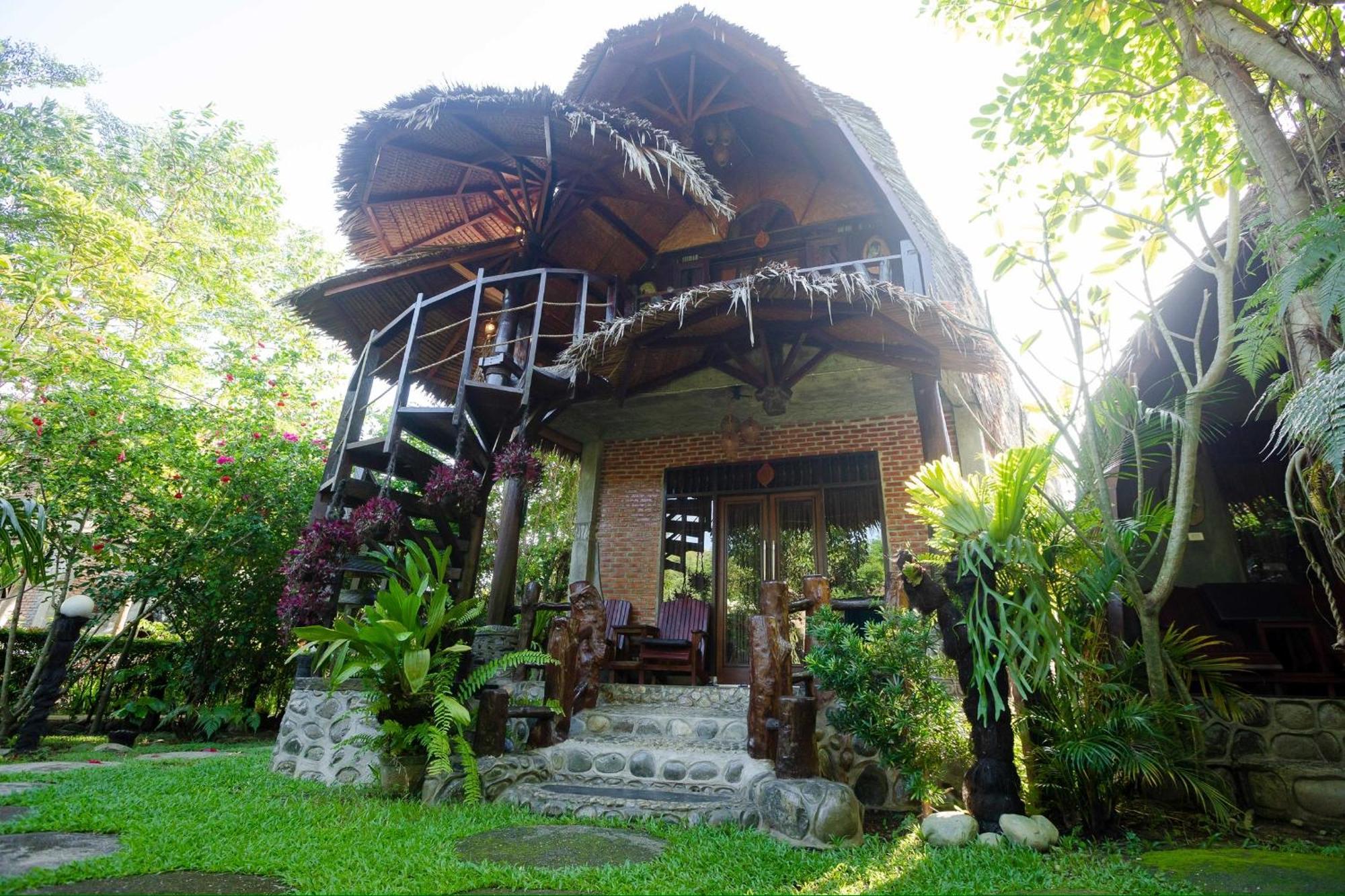 Green Travelodge Bukit Lawang Exterior photo